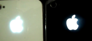 Logo da Apple iluminado no IPhone 4S